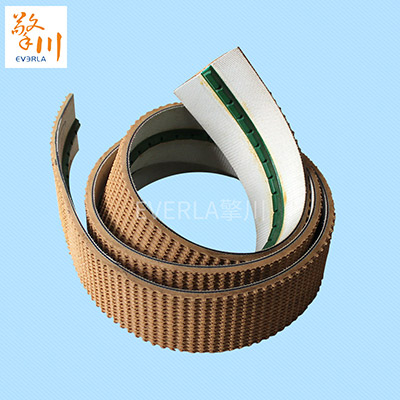 <b>淺綠橡膠草型花紋加齒形導條輸送帶</b>